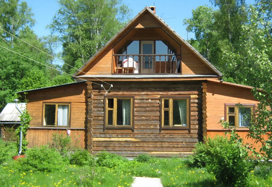 Jag åkte till vårt sommarhus utan att meddela min man, för att ta reda på vad han gjorde där i smyg: jag blev förskräckt när jag öppnade dörren
